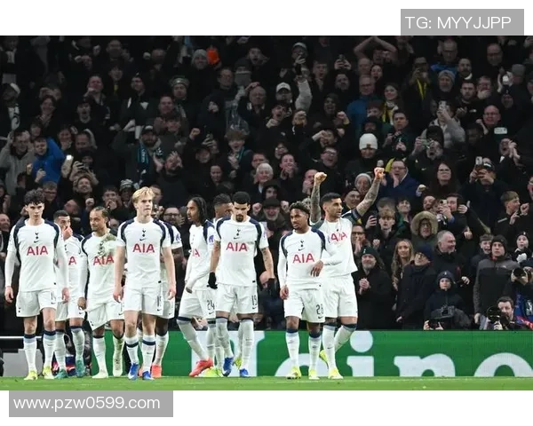 热刺在足总杯中以3-0战胜多特蒙德神奇扑救瞬间点燃全场激情